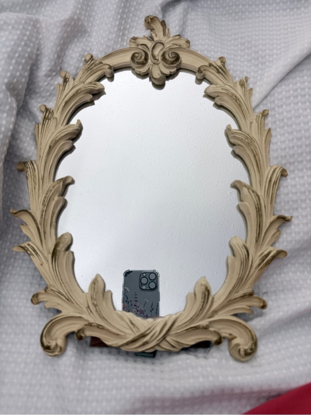 Vintage Syroco Ornate Cream Acanthus Leaf Oval Tabletop Easel Mirror 17" x 12.5"